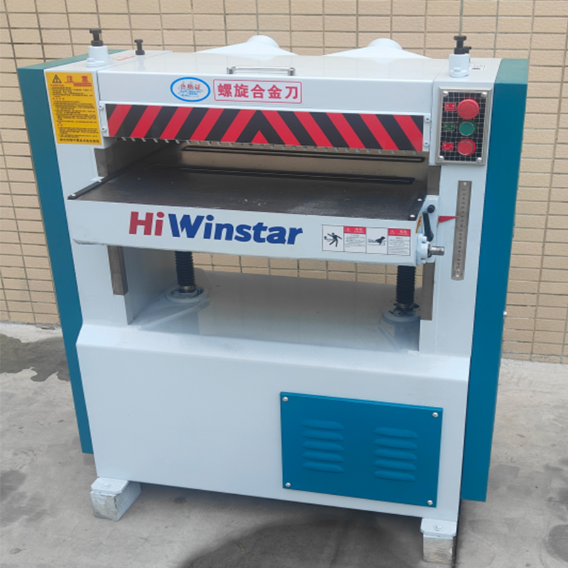 Przemysłowa automatyczna strug – Woodworking Industries recenzja i cena
